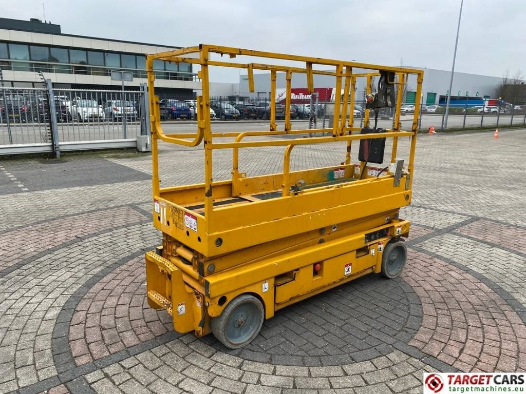 Haulotte Compact 8 Electric Scissor Work Lift 818cm - Scissor lift: picture 3 Haulotte Compact 8 Electric Scissor Work Lift 818cm - Scissor lift: picture 3