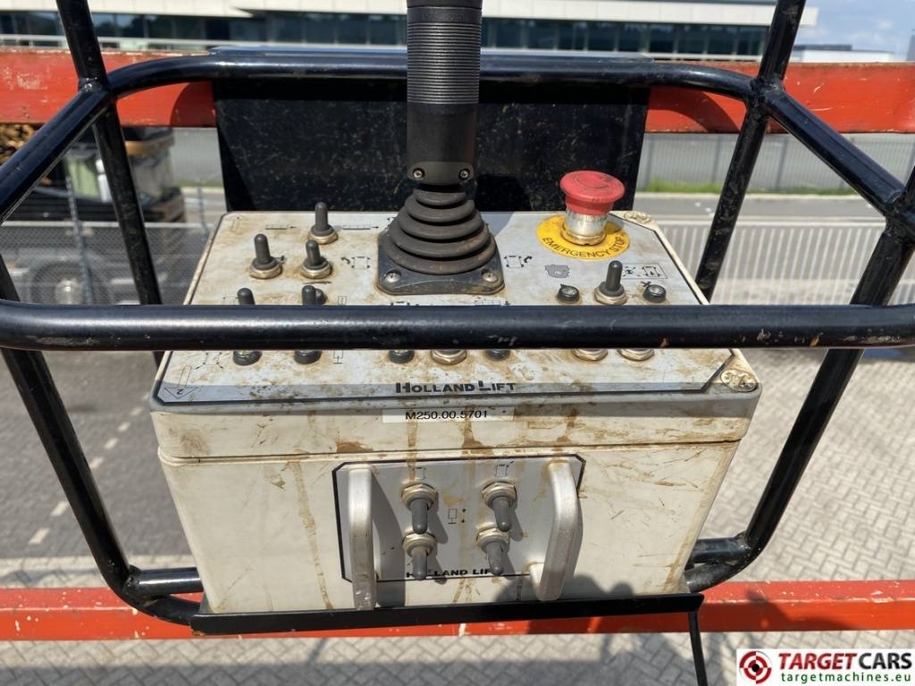 Scissor lift Holland Lift Combistar M-250DL27 diesel scissor worklift 27.20M: picture 8