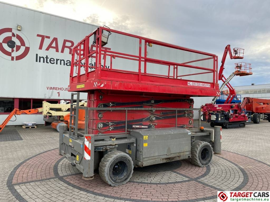 Holland Lift HL220D25-4WD Diesel 4x4 HL220 Scissor Lift 2170cm - Scissor lift: picture 1 Holland Lift HL220D25-4WD Diesel 4x4 HL220 Scissor Lift 2170cm - Scissor lift: picture 1