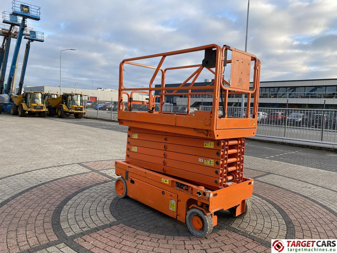 PB LIFT S140-12EC ELECTRIC SCISSOR WORK LIFT 1380CM 2015 356HRS PB14110814 - Scissor lift: picture 2 PB LIFT S140-12EC ELECTRIC SCISSOR WORK LIFT 1380CM 2015 356HRS PB14110814 - Scissor lift: picture 2