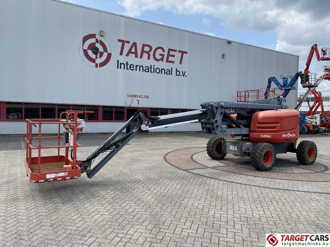 SKYJACK SJ63AJ 4x4 ARTICULATED DIESEL BOOM WORK LIFT W/JIB 2136CM 2020 1026HRS - Articulated boom: picture 1 SKYJACK SJ63AJ 4x4 ARTICULATED DIESEL BOOM WORK LIFT W/JIB 2136CM 2020 1026HRS - Articulated boom: picture 1