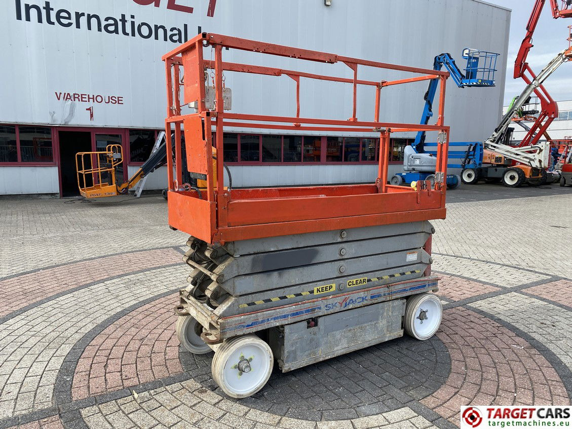 SKYJACK SJIII-3226 ELECTRIC SJ3226 SCISSOR WORKLIFT 2010 M27000210 233HRS 990CM - Scissor lift: picture 1 SKYJACK SJIII-3226 ELECTRIC SJ3226 SCISSOR WORKLIFT 2010 M27000210 233HRS 990CM - Scissor lift: picture 1