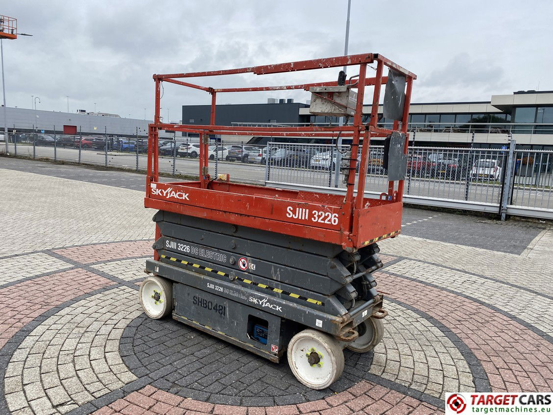 SKYJACK SJIII-3226 ELECTRIC SJ3226 SCISSOR WORKLIFT 2013 27015503 162HRS 990CM - Scissor lift: picture 2 SKYJACK SJIII-3226 ELECTRIC SJ3226 SCISSOR WORKLIFT 2013 27015503 162HRS 990CM - Scissor lift: picture 2