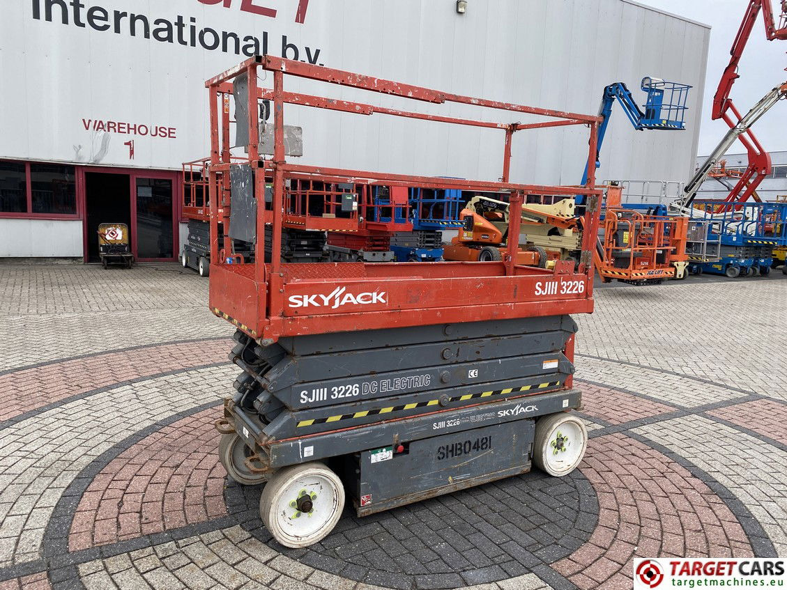 SKYJACK SJIII-3226 ELECTRIC SJ3226 SCISSOR WORKLIFT 2013 27015503 162HRS 990CM - Scissor lift: picture 1 SKYJACK SJIII-3226 ELECTRIC SJ3226 SCISSOR WORKLIFT 2013 27015503 162HRS 990CM - Scissor lift: picture 1
