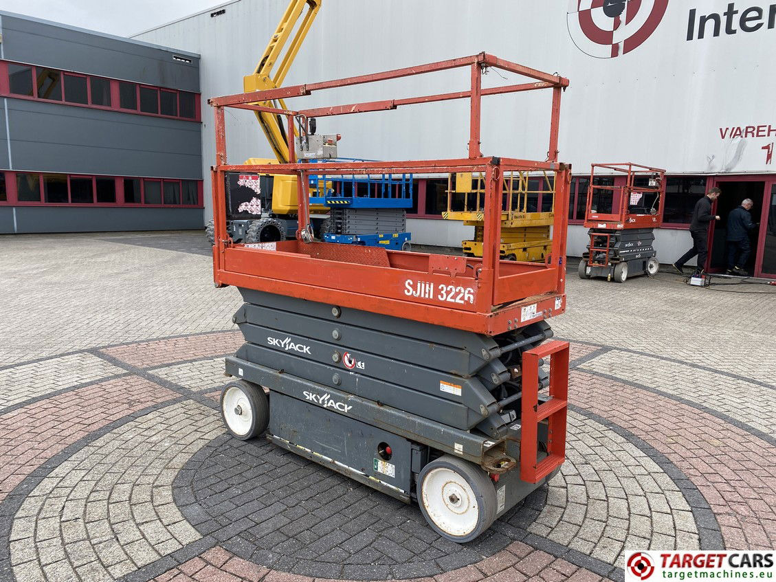 SKYJACK SJIII-3226 ELECTRIC SJ3226 SCISSOR WORKLIFT 2018 27041277 148HRS 990CM - Scissor lift: picture 4 SKYJACK SJIII-3226 ELECTRIC SJ3226 SCISSOR WORKLIFT 2018 27041277 148HRS 990CM - Scissor lift: picture 4