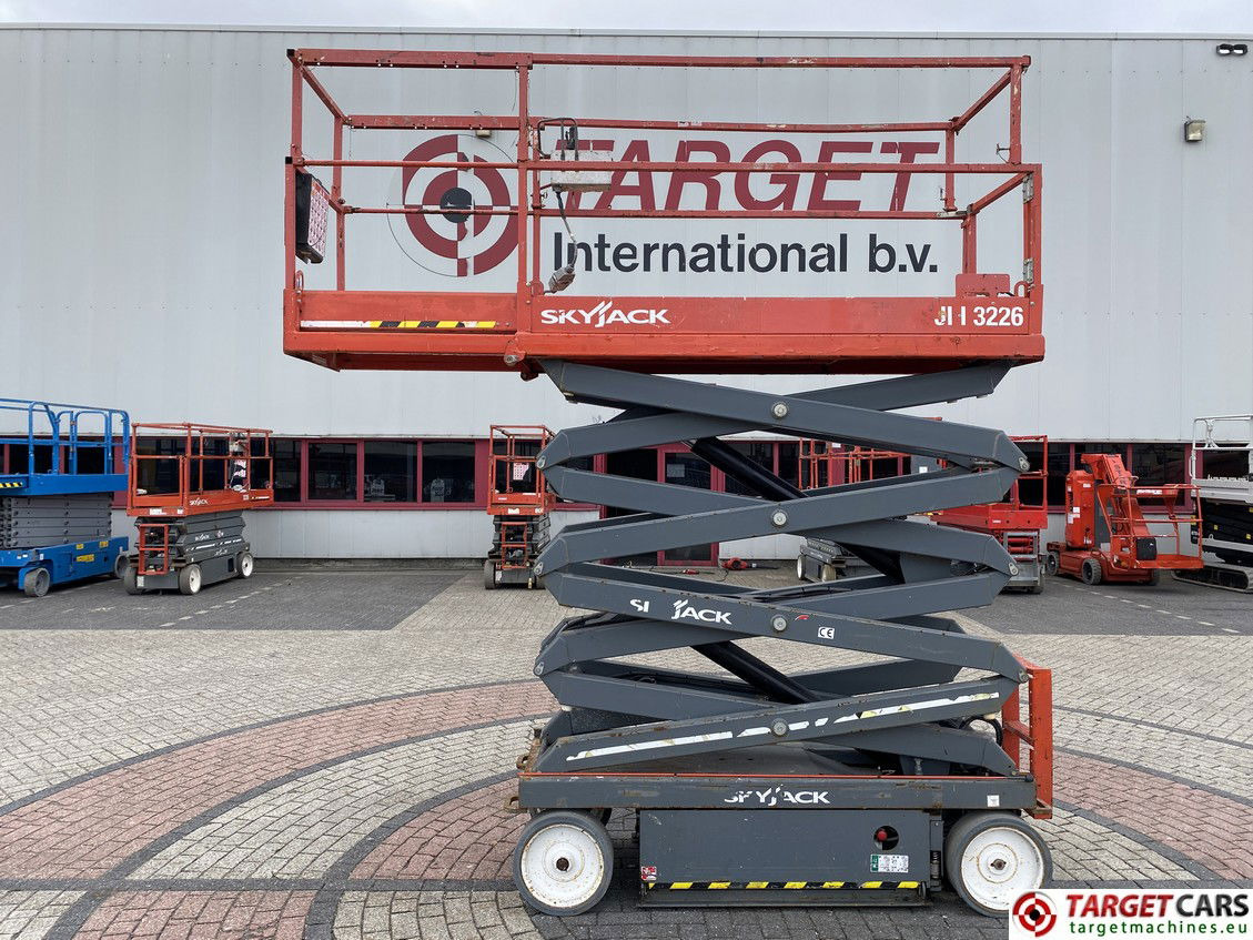 SKYJACK SJIII-3226 ELECTRIC SJ3226 SCISSOR WORKLIFT 2018 27041295 179HRS 990CM - Scissor lift: picture 5 SKYJACK SJIII-3226 ELECTRIC SJ3226 SCISSOR WORKLIFT 2018 27041295 179HRS 990CM - Scissor lift: picture 5