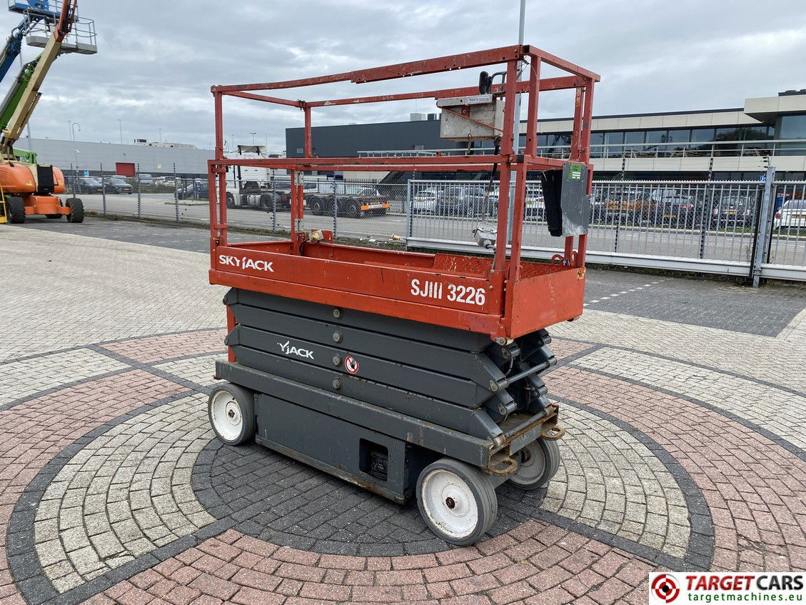SKYJACK SJIII-3226 ELECTRIC SJ3226 SCISSOR WORKLIFT 2018 27041295 179HRS 990CM - Scissor lift: picture 2 SKYJACK SJIII-3226 ELECTRIC SJ3226 SCISSOR WORKLIFT 2018 27041295 179HRS 990CM - Scissor lift: picture 2