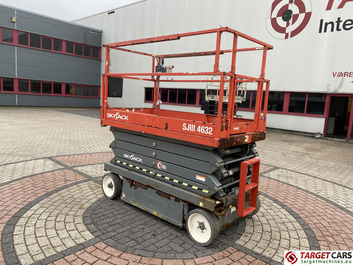 SKYJACK SJIII-4632 ELECTRIC SJ-4632 SCISSOR WORK LIFT 2017 70030660 150HRS 1170CM - Scissor lift: picture 4 SKYJACK SJIII-4632 ELECTRIC SJ-4632 SCISSOR WORK LIFT 2017 70030660 150HRS 1170CM - Scissor lift: picture 4
