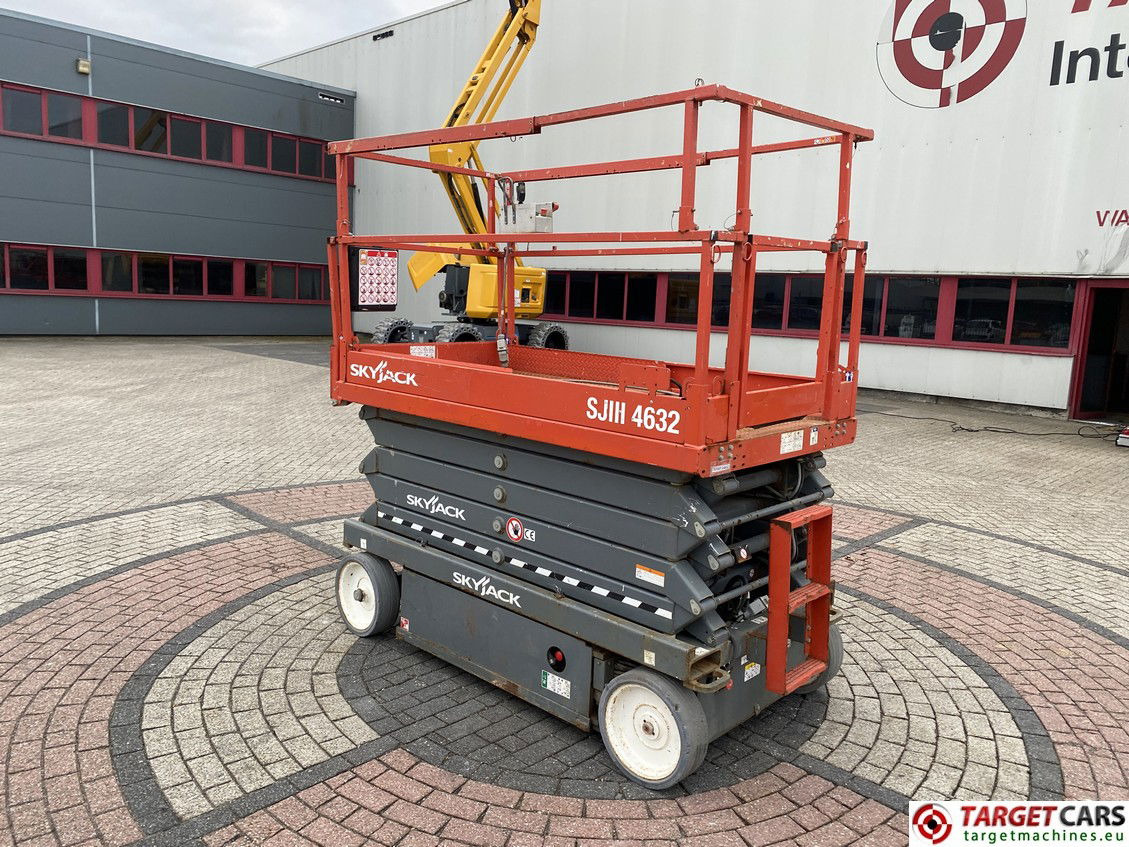 SKYJACK SJIII-4632 ELECTRIC SJ-4632 SCISSOR WORK LIFT 2018 70038438 159HRS 1170CM - Scissor lift: picture 4 SKYJACK SJIII-4632 ELECTRIC SJ-4632 SCISSOR WORK LIFT 2018 70038438 159HRS 1170CM - Scissor lift: picture 4