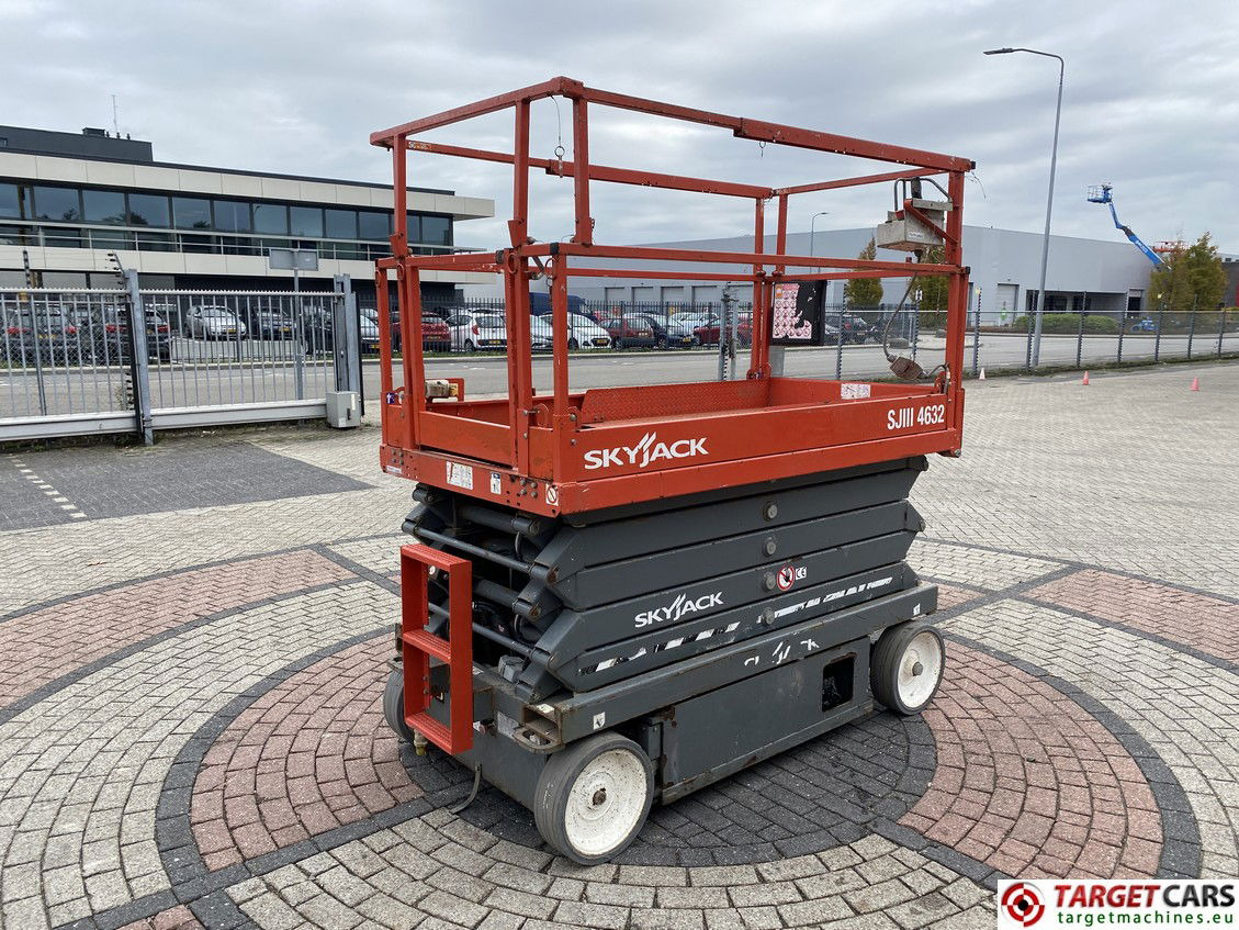 SKYJACK SJIII-4632 ELECTRIC SJ-4632 SCISSOR WORK LIFT 2018 70038453 095HRS 1170CM - Scissor lift: picture 3 SKYJACK SJIII-4632 ELECTRIC SJ-4632 SCISSOR WORK LIFT 2018 70038453 095HRS 1170CM - Scissor lift: picture 3