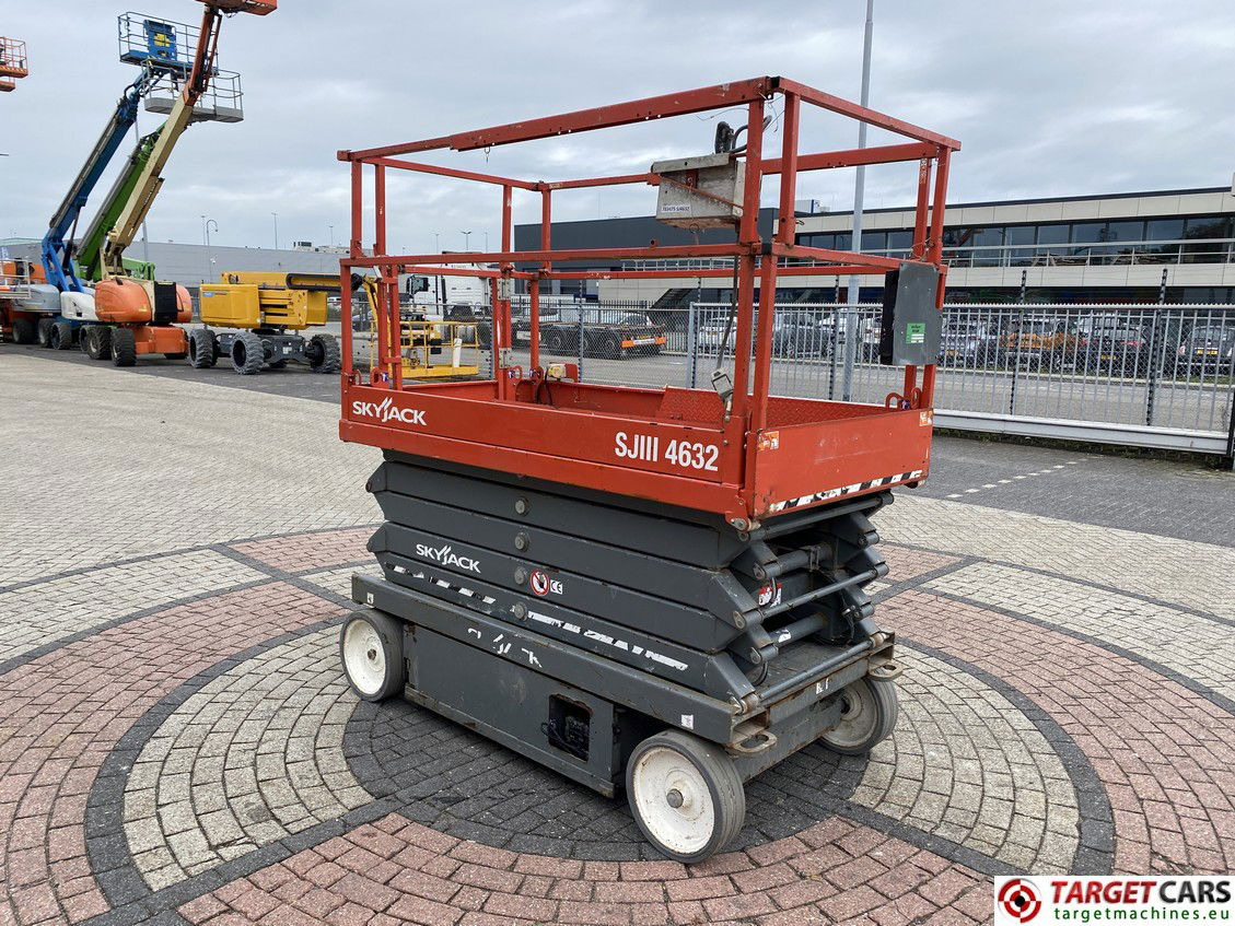 SKYJACK SJIII-4632 ELECTRIC SJ-4632 SCISSOR WORK LIFT 2018 70038453 095HRS 1170CM - Scissor lift: picture 2 SKYJACK SJIII-4632 ELECTRIC SJ-4632 SCISSOR WORK LIFT 2018 70038453 095HRS 1170CM - Scissor lift: picture 2