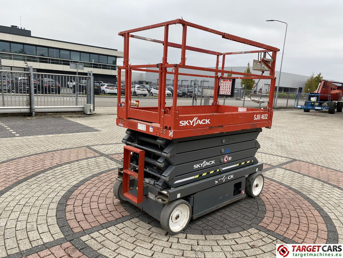 SKYJACK SJIII-4632 ELECTRIC SJ-4632 SCISSOR WORK LIFT 2018 70038866 212HRS 1170CM - Scissor lift: picture 3 SKYJACK SJIII-4632 ELECTRIC SJ-4632 SCISSOR WORK LIFT 2018 70038866 212HRS 1170CM - Scissor lift: picture 3