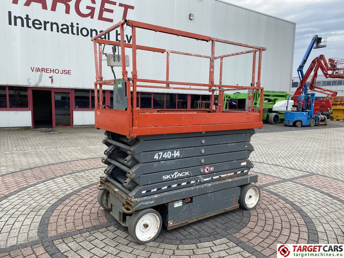 SKYJACK SJIII-4740 ELECTRIC SCISSOR 4740 WORK LIFT 2017 70201845 1380CM - Scissor lift: picture 1 SKYJACK SJIII-4740 ELECTRIC SCISSOR 4740 WORK LIFT 2017 70201845 1380CM - Scissor lift: picture 1