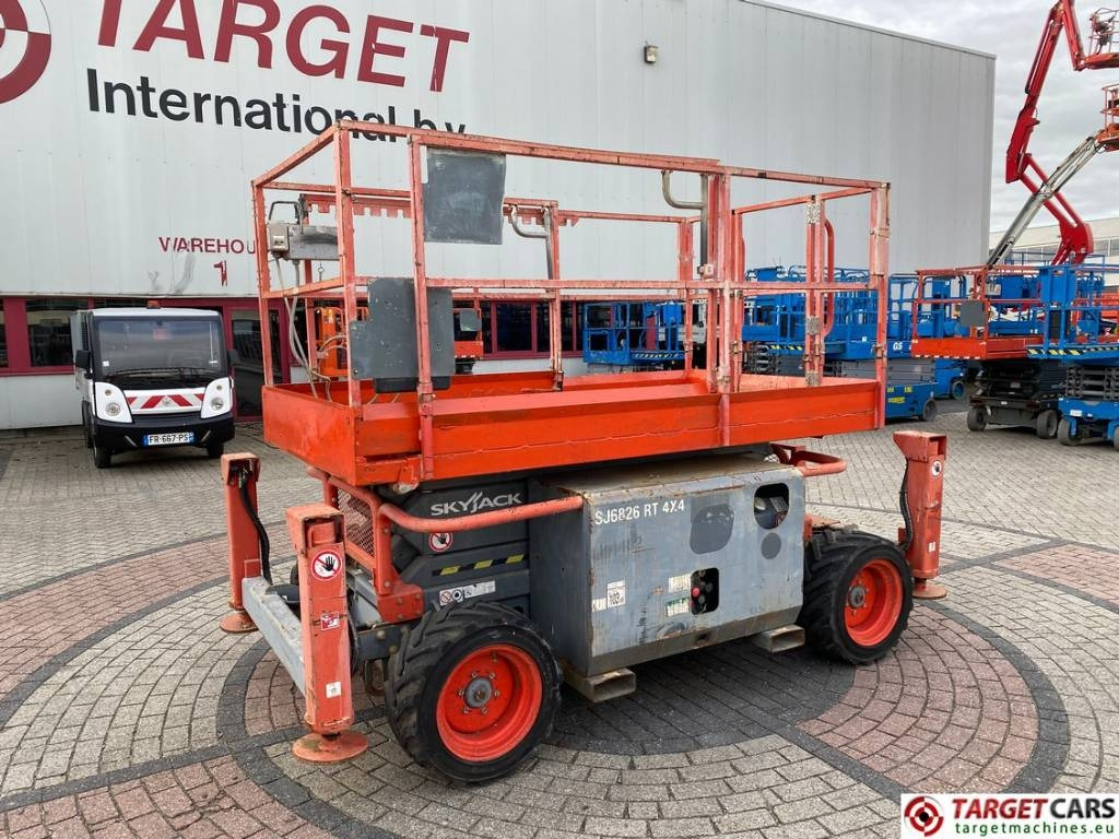 SkyJack SJ6826 RT Diesel 4x4 Scissor Work Lift 992cm - Scissor lift: picture 1 SkyJack SJ6826 RT Diesel 4x4 Scissor Work Lift 992cm - Scissor lift: picture 1