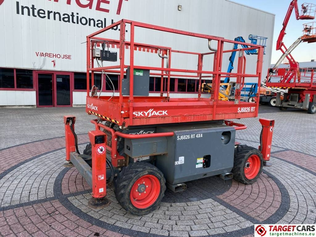 SkyJack SJ6826RT Diesel 4x4 Scissor 6826 Work Lift 992cm - Scissor lift: picture 1 SkyJack SJ6826RT Diesel 4x4 Scissor 6826 Work Lift 992cm - Scissor lift: picture 1