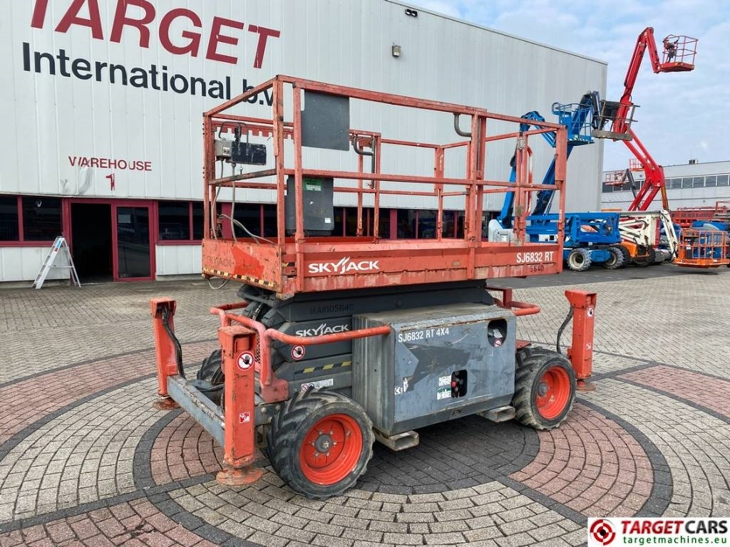 SkyJack SJ6832 RT Diesel 4x4 Scissor Work Lift 1180cm - Scissor lift: picture 1 SkyJack SJ6832 RT Diesel 4x4 Scissor Work Lift 1180cm - Scissor lift: picture 1