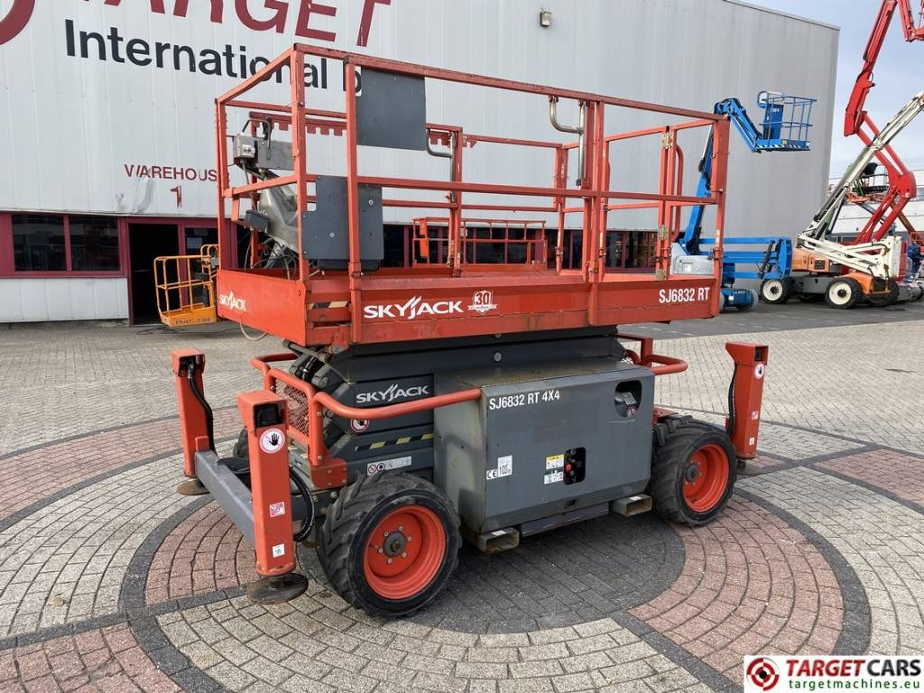 SkyJack SJ6832RT Diesel Scissor Work Lift 1180cm - Scissor lift: picture 1 SkyJack SJ6832RT Diesel Scissor Work Lift 1180cm - Scissor lift: picture 1