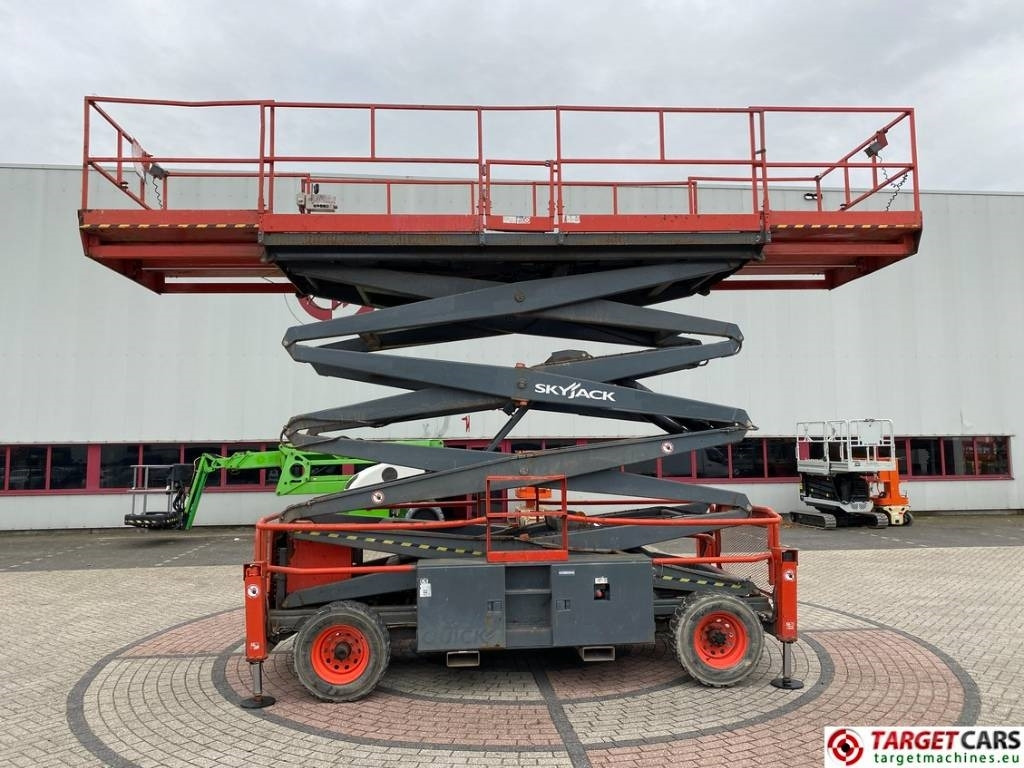 SkyJack SJ9250 RT Diesel 4x4 Scissor Work Lift 1720cm - Scissor lift: picture 5 SkyJack SJ9250 RT Diesel 4x4 Scissor Work Lift 1720cm - Scissor lift: picture 5
