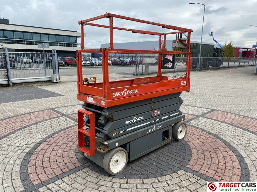 SkyJack SJIII-3226 Electric 3226 Scissor Work Lift 990cm  - Scissor lift: picture 3 SkyJack SJIII-3226 Electric 3226 Scissor Work Lift 990cm  - Scissor lift: picture 3
