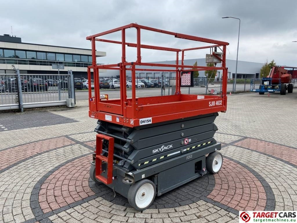 SkyJack SJIII-4632 Electric 4632 Scissor Work Lift 1170cm  - Scissor lift: picture 3 SkyJack SJIII-4632 Electric 4632 Scissor Work Lift 1170cm  - Scissor lift: picture 3