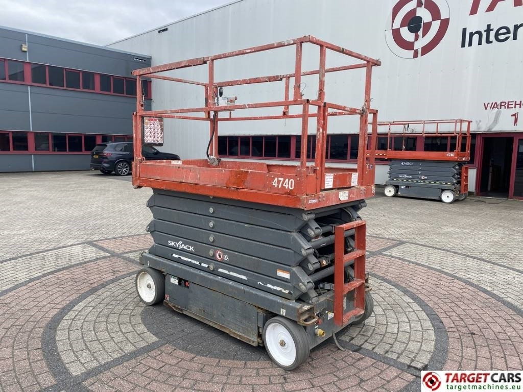 SkyJack SJIII-4740 Electric Scissor Work Lift 1380cm - Scissor lift: picture 4 SkyJack SJIII-4740 Electric Scissor Work Lift 1380cm - Scissor lift: picture 4