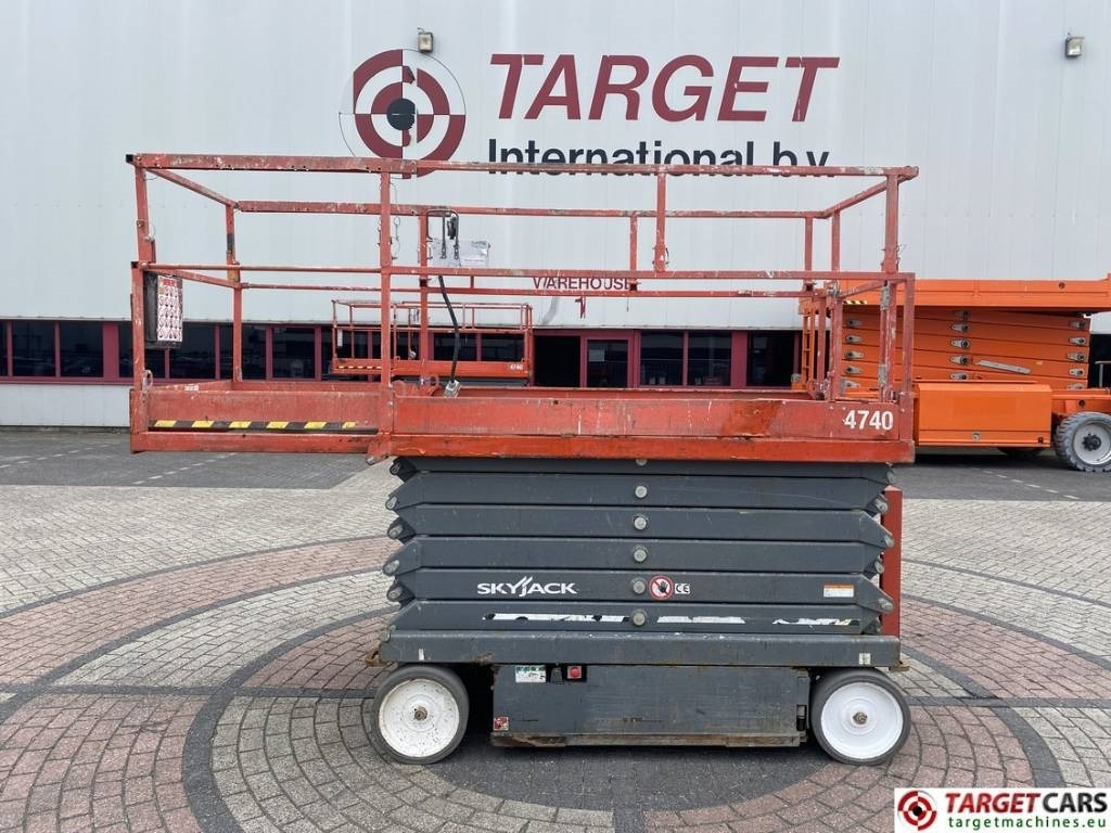 SkyJack SJIII-4740 Electric Scissor Work Lift 1380cm - Scissor lift: picture 5 SkyJack SJIII-4740 Electric Scissor Work Lift 1380cm - Scissor lift: picture 5