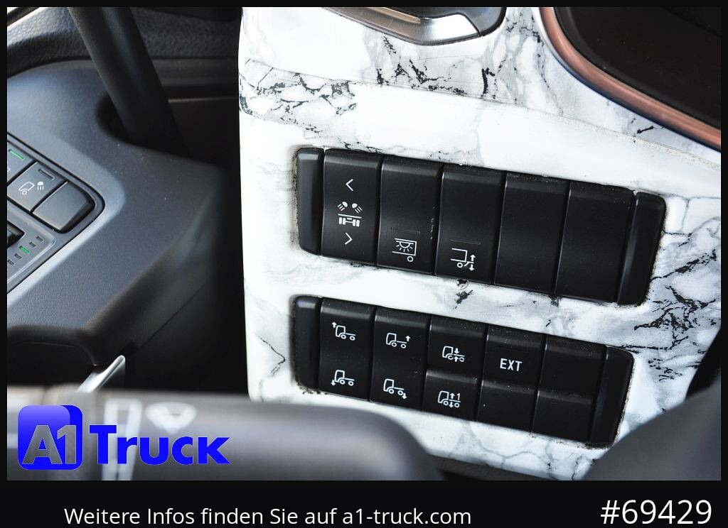 SCANIA P 320 P 6x2,, Getränke, Lenkachse, LBW: Dhollandia DHLM 30 - Beverage truck: picture 5 SCANIA P 320 P 6x2,, Getränke, Lenkachse, LBW: Dhollandia DHLM 30 - Beverage truck: picture 5