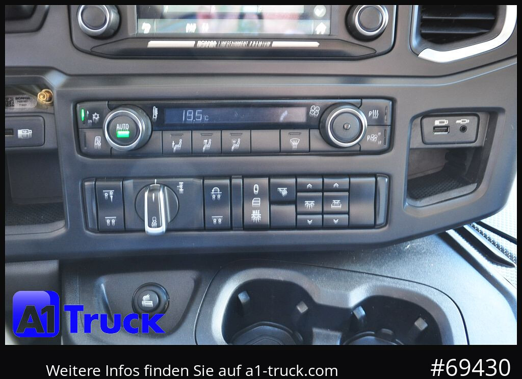 SCANIA P 320 P 6x2,, Getränke, Lenkachse, LBW: Dhollandia DHLM 30 - Beverage truck: picture 5 SCANIA P 320 P 6x2,, Getränke, Lenkachse, LBW: Dhollandia DHLM 30 - Beverage truck: picture 5