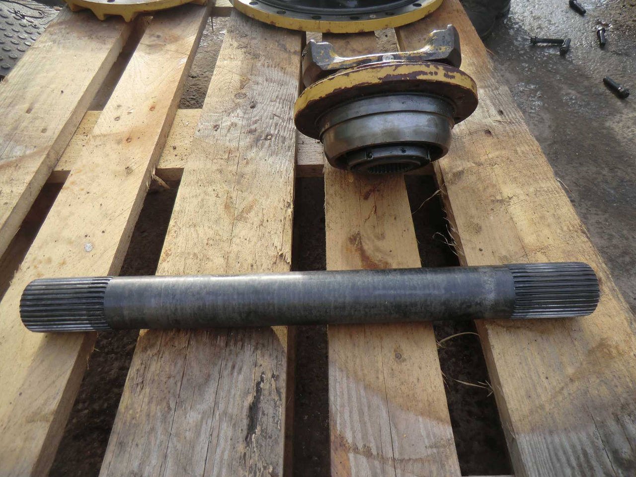 Caterpillar 735 COMPONENTI ASSALE CENTRALE - Transmission for Construction machinery: picture 3 Caterpillar 735 COMPONENTI ASSALE CENTRALE - Transmission for Construction machinery: picture 3