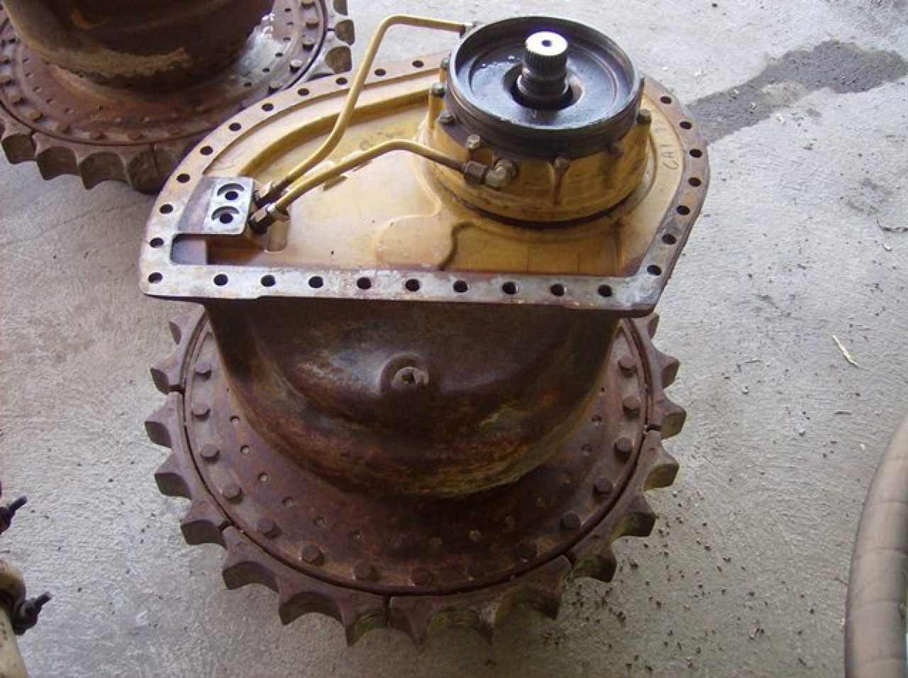 Caterpillar 953 RIDUTTORE DI TRASLAZIONE DESTRO COMPLETO DI RUOTA MOTRICE 3A6425 - Transmission for Construction machinery: picture 3 Caterpillar 953 RIDUTTORE DI TRASLAZIONE DESTRO COMPLETO DI RUOTA MOTRICE 3A6425 - Transmission for Construction machinery: picture 3