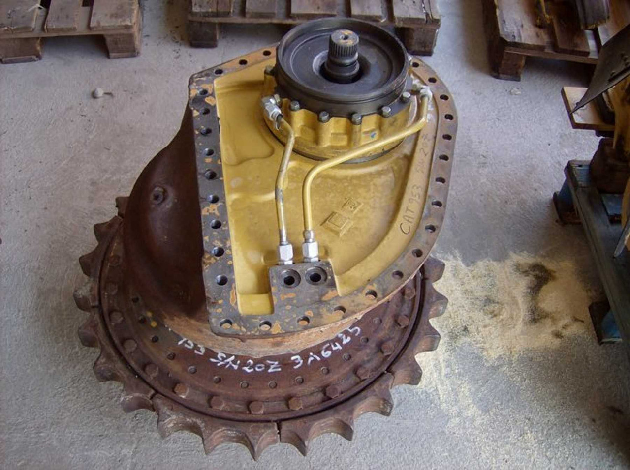 Caterpillar 953 RIDUTTORE DI TRASLAZIONE DESTRO COMPLETO DI RUOTA MOTRICE 3A6425 - Transmission for Construction machinery: picture 1 Caterpillar 953 RIDUTTORE DI TRASLAZIONE DESTRO COMPLETO DI RUOTA MOTRICE 3A6425 - Transmission for Construction machinery: picture 1
