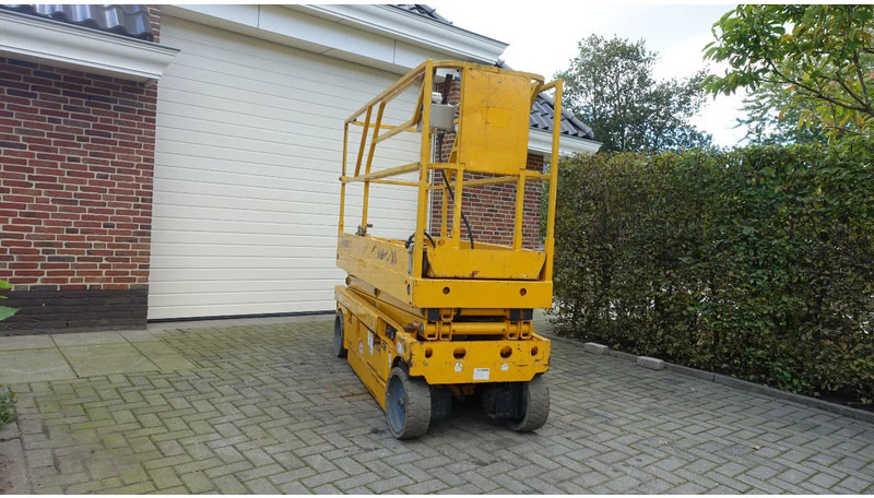 Haulotte Compact 8CU - Scissor lift: picture 5 Haulotte Compact 8CU - Scissor lift: picture 5