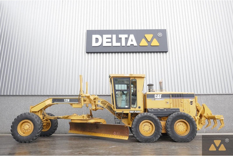 Caterpillar 12H - Grader: picture 1 Caterpillar 12H - Grader: picture 1