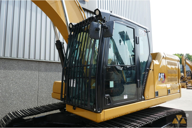 Crawler excavator Caterpillar 320: picture 14