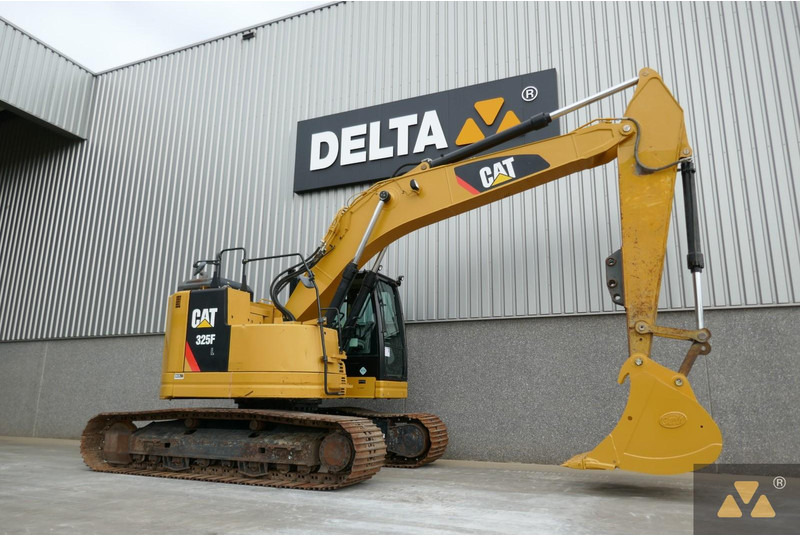 Crawler excavator Caterpillar 325F LCR: picture 8