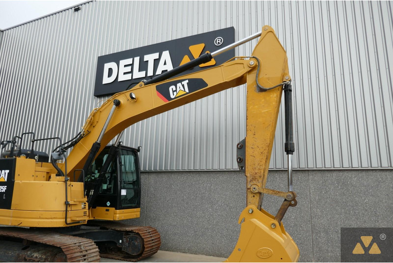 Crawler excavator Caterpillar 325F LCR: picture 10