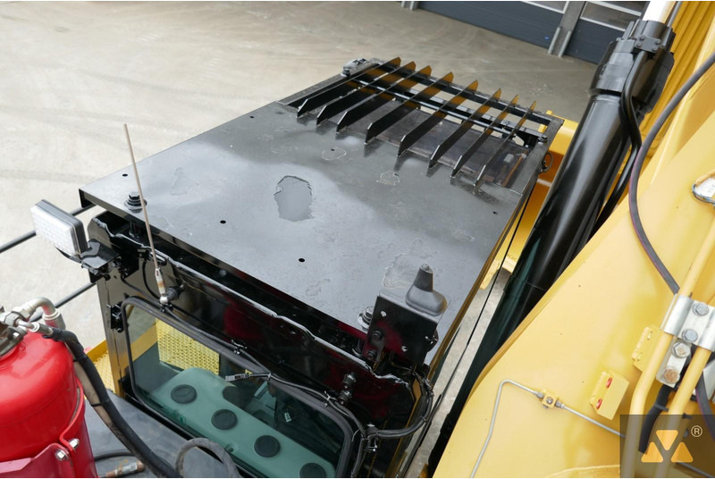 Crawler excavator Caterpillar 390F LME: picture 11