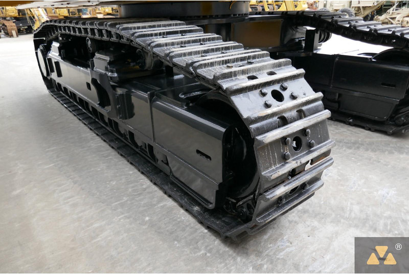 Crawler excavator Caterpillar 390F LME: picture 17