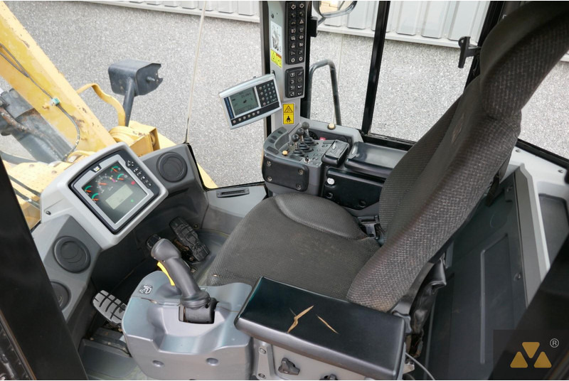 Wheel loader Caterpillar 966K: picture 7