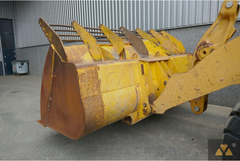 Wheel loader Caterpillar 966K: picture 16