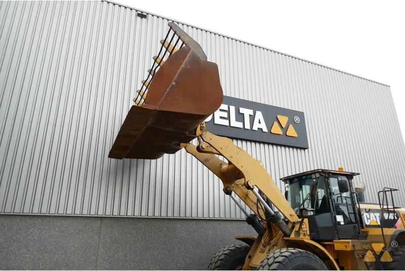 Wheel loader Caterpillar 966K: picture 12