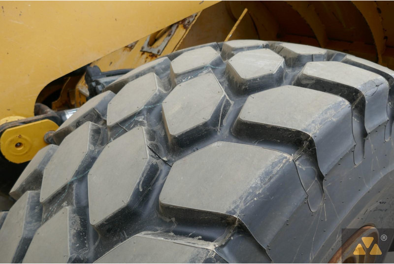 Wheel loader Caterpillar 966K: picture 20