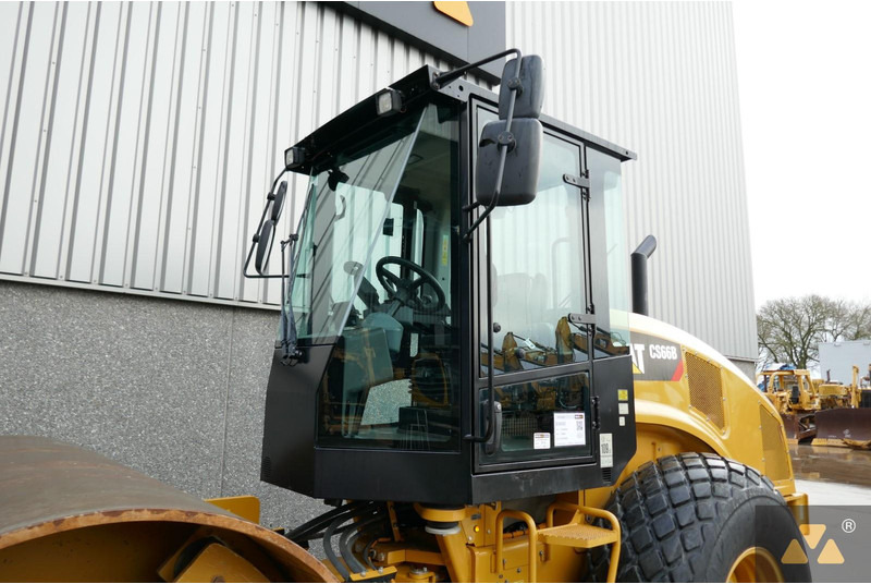 Roller Caterpillar CS66B: picture 11