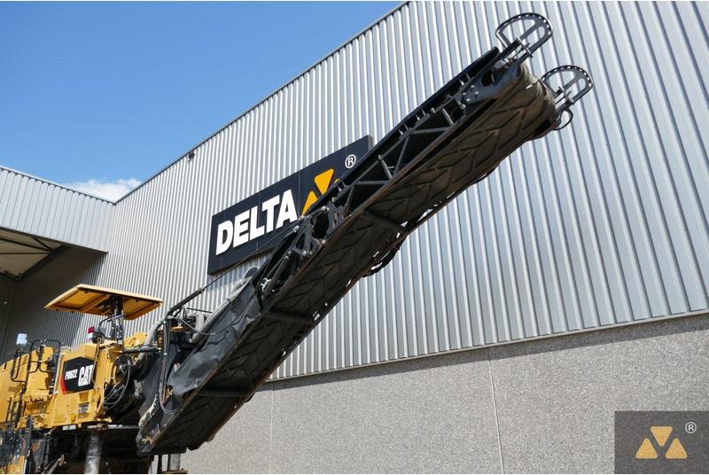 Asphalt machine Caterpillar PM622: picture 18