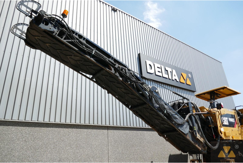 Asphalt machine Caterpillar PM622: picture 15