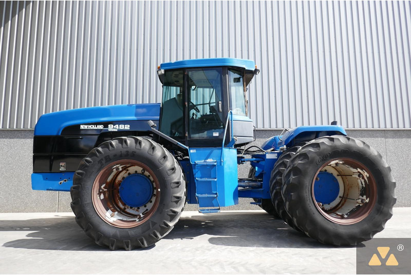 Farm tractor New Holland 9482: picture 1