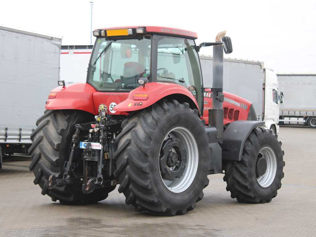 Case 335 - Farm tractor: picture 2 Case 335 - Farm tractor: picture 2