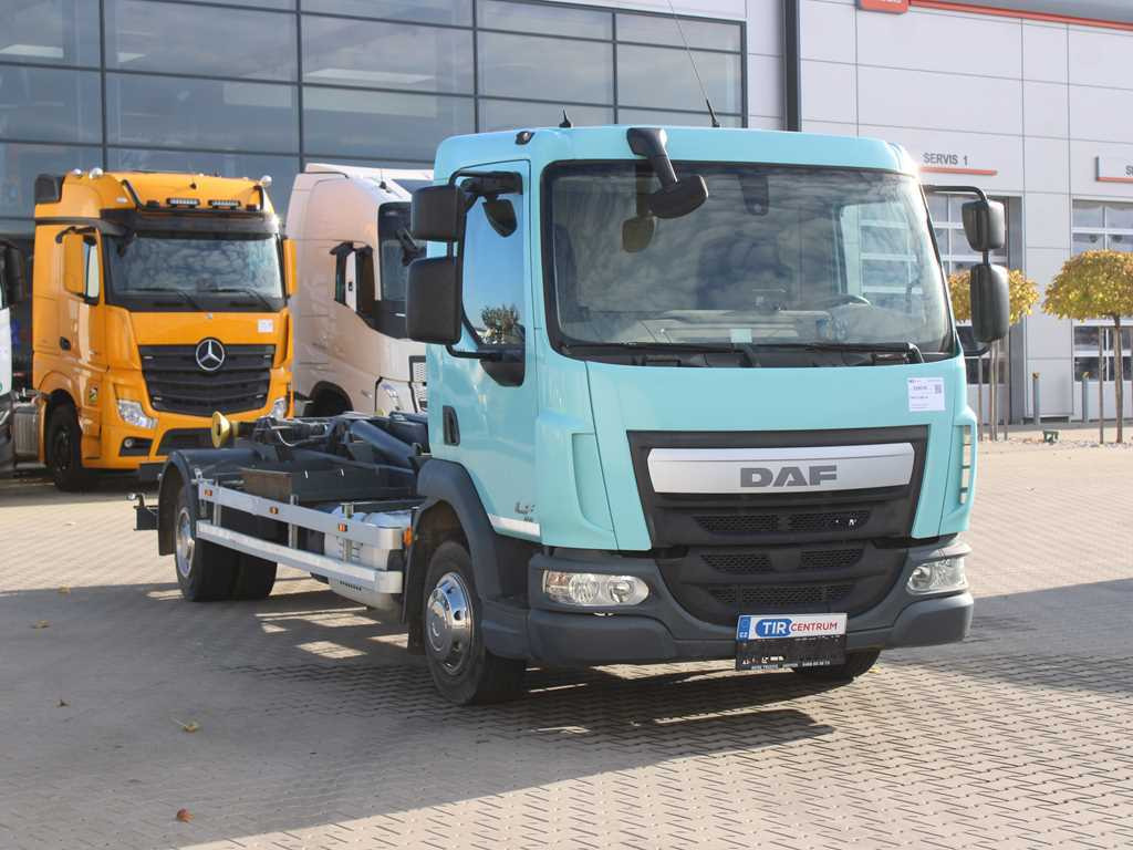 DAF LF 180 FA, EURO 6, HOOK LOADER CONTAINER - Hook lift truck: picture 3 DAF LF 180 FA, EURO 6, HOOK LOADER CONTAINER - Hook lift truck: picture 3