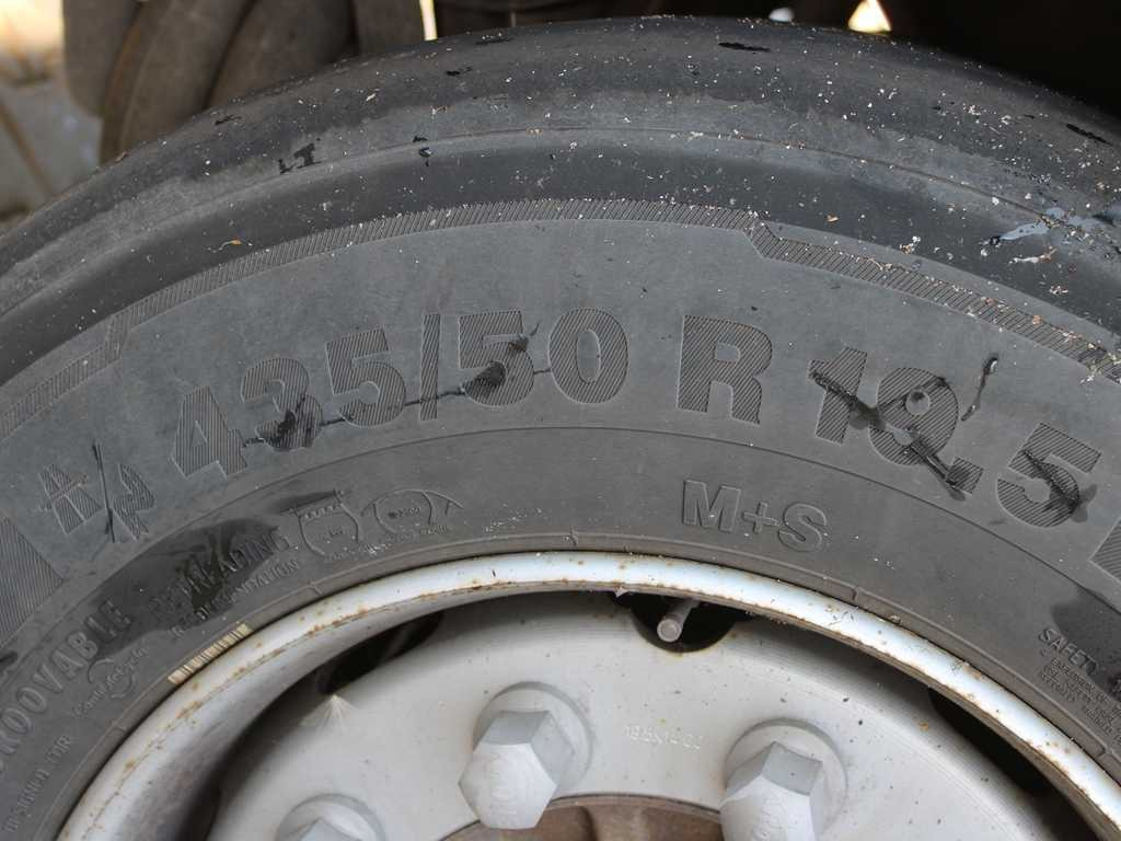 Curtainsider semi-trailer Krone SD, LOWDECK, LIFTING AXLE, MULTILOCK, LIFTING ROOF: picture 8 Curtainsider semi-trailer Krone SD, LOWDECK, LIFTING AXLE, MULTILOCK, LIFTING ROOF: picture 8