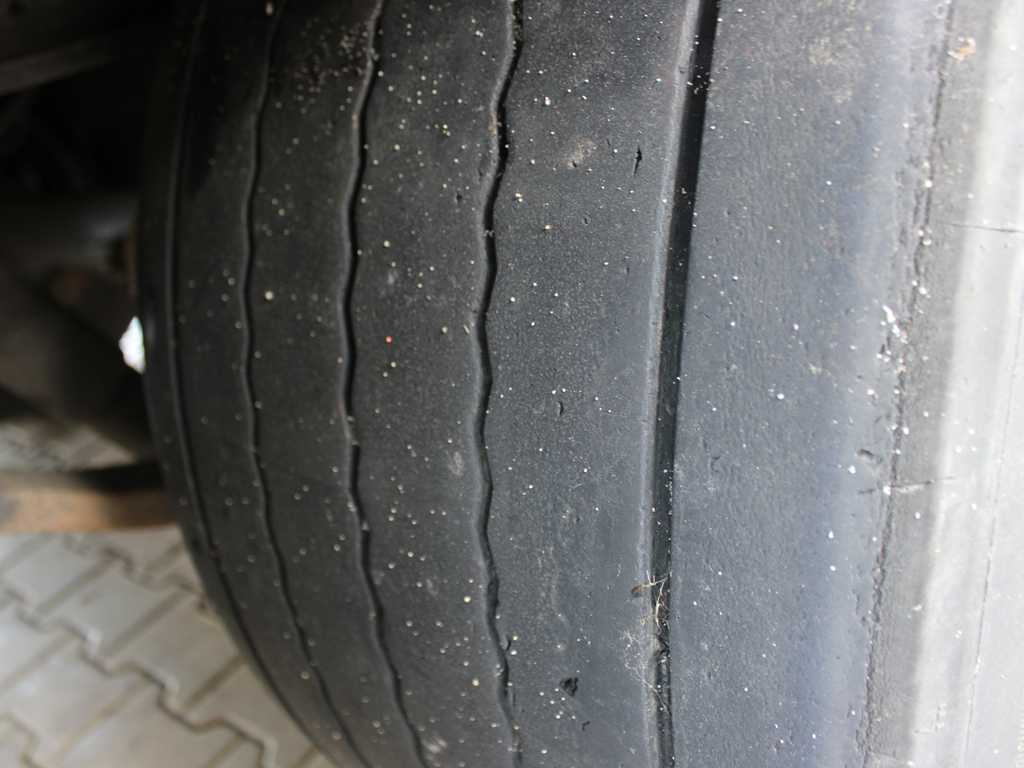 Curtainsider semi-trailer Krone SD, LOWDECK, LIFTING AXLE, MULTILOCK, LIFTING ROOF: picture 9 Curtainsider semi-trailer Krone SD, LOWDECK, LIFTING AXLE, MULTILOCK, LIFTING ROOF: picture 9